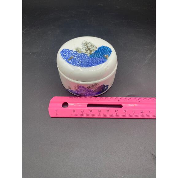 Vintage Trinket Dish Ring Box Made In Taiwan Blue Trees Ceramic With Lid 1970s - Picture 2 of 6